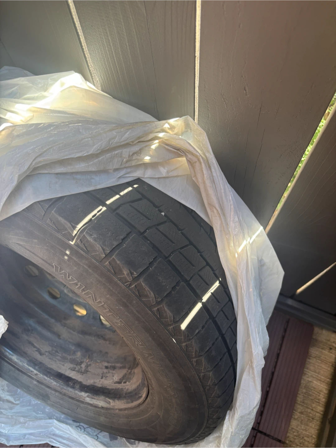 Dunlop Winter Maxx SJ8 235/65R17 Winter Tires - photo 3