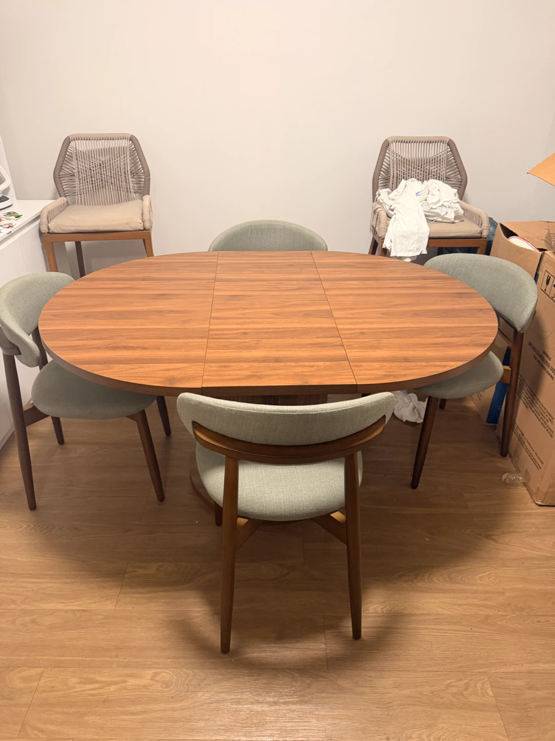 Round Dining Table and Four Chairs - photo 5