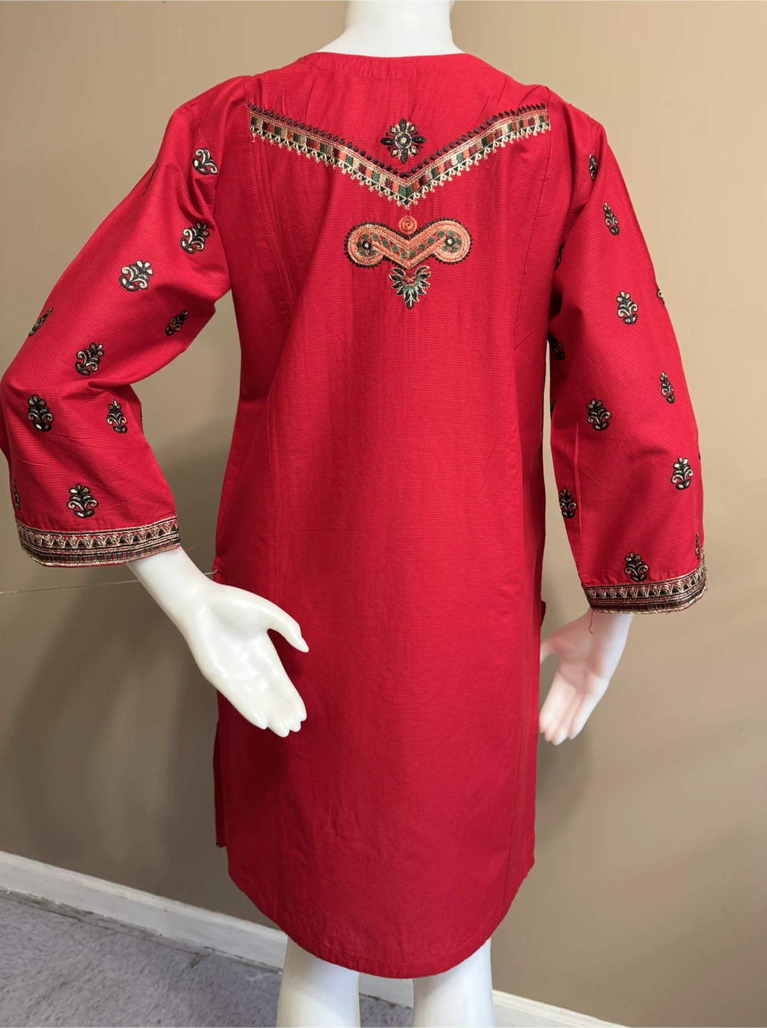 Pakistani cotton embroidered kurti/top - photo 2