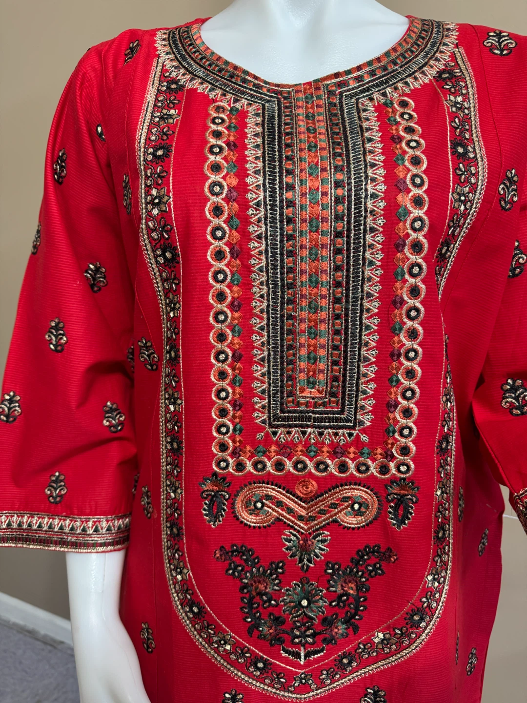 Pakistani cotton embroidered kurti/top - photo 5