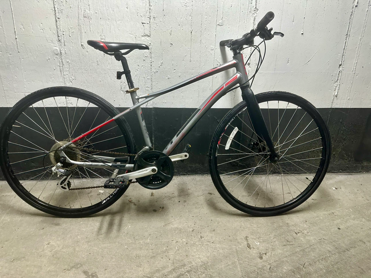 GT hybrid bike