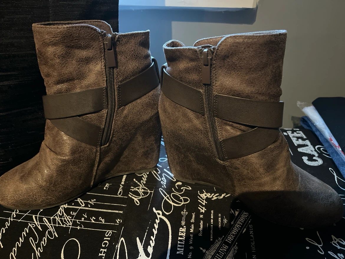 ALDO brown Wedge Ankle Boots size 7 - photo 2