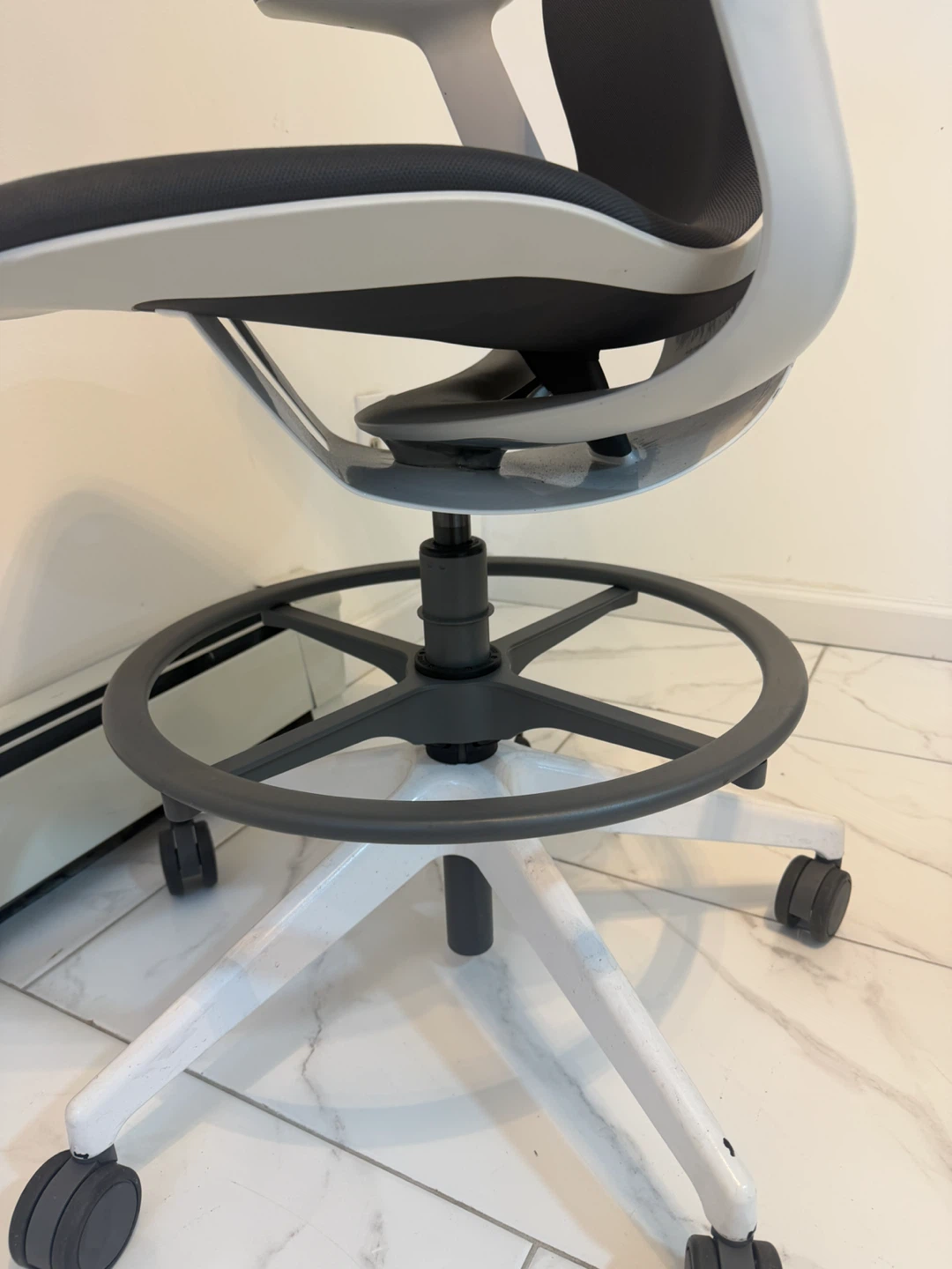 Steelcase Karman stool - photo 5
