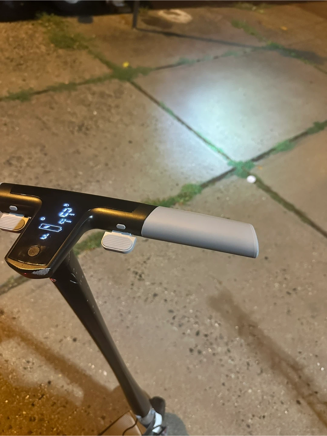 Unagi Model One Voyager Electric Scooter - photo 3