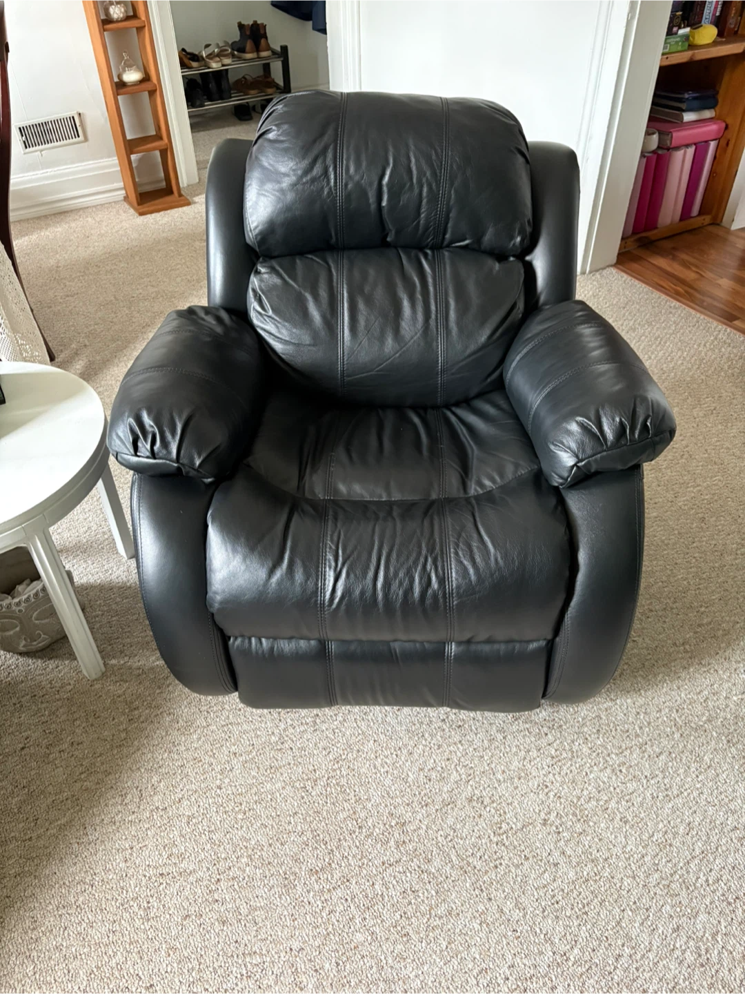 Black Leather Recliner and Loveseat Set - photo 2