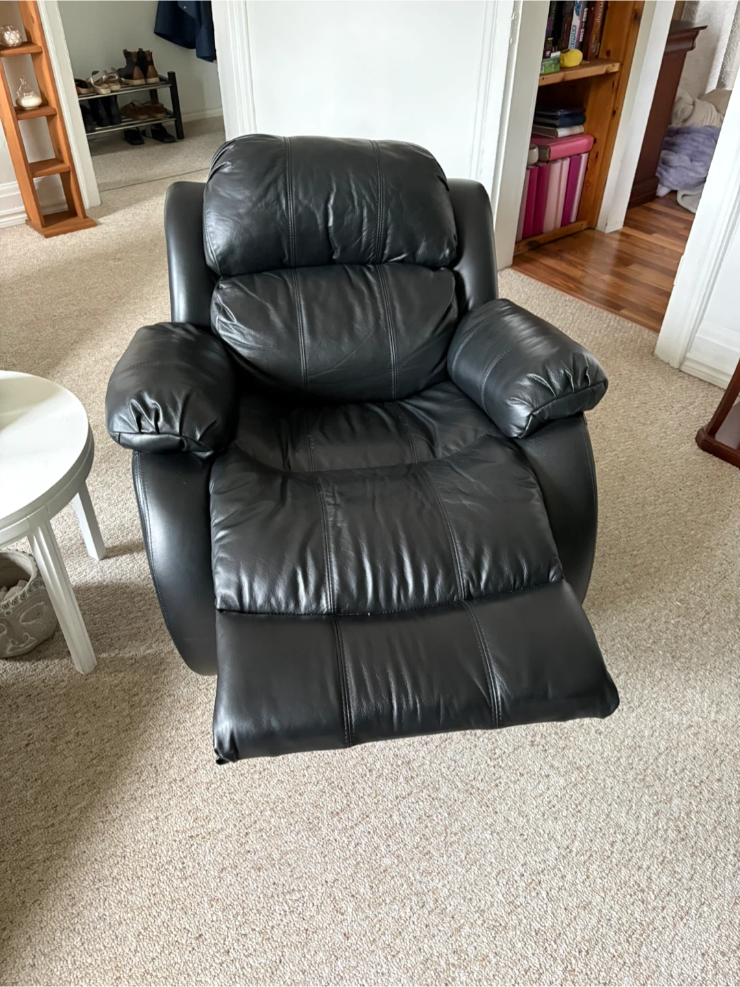 Black Leather Recliner and Loveseat Set - photo 4