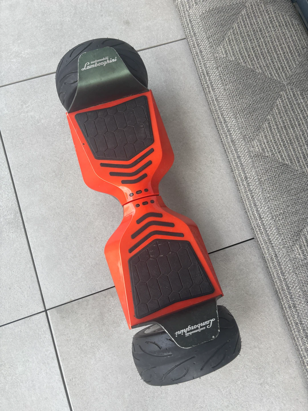 Automobili Lamborghini hoverboard