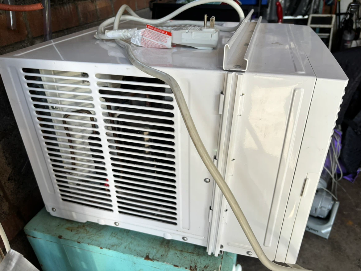 AC window air conditioner, delivery - photo 2