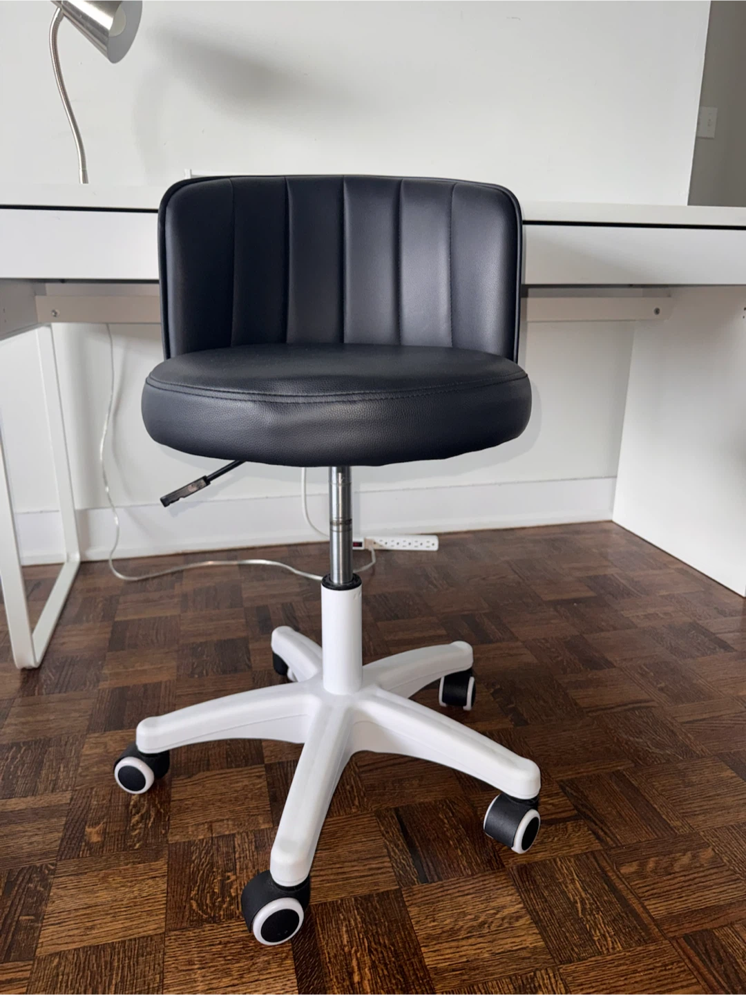 Black rolling desk chair