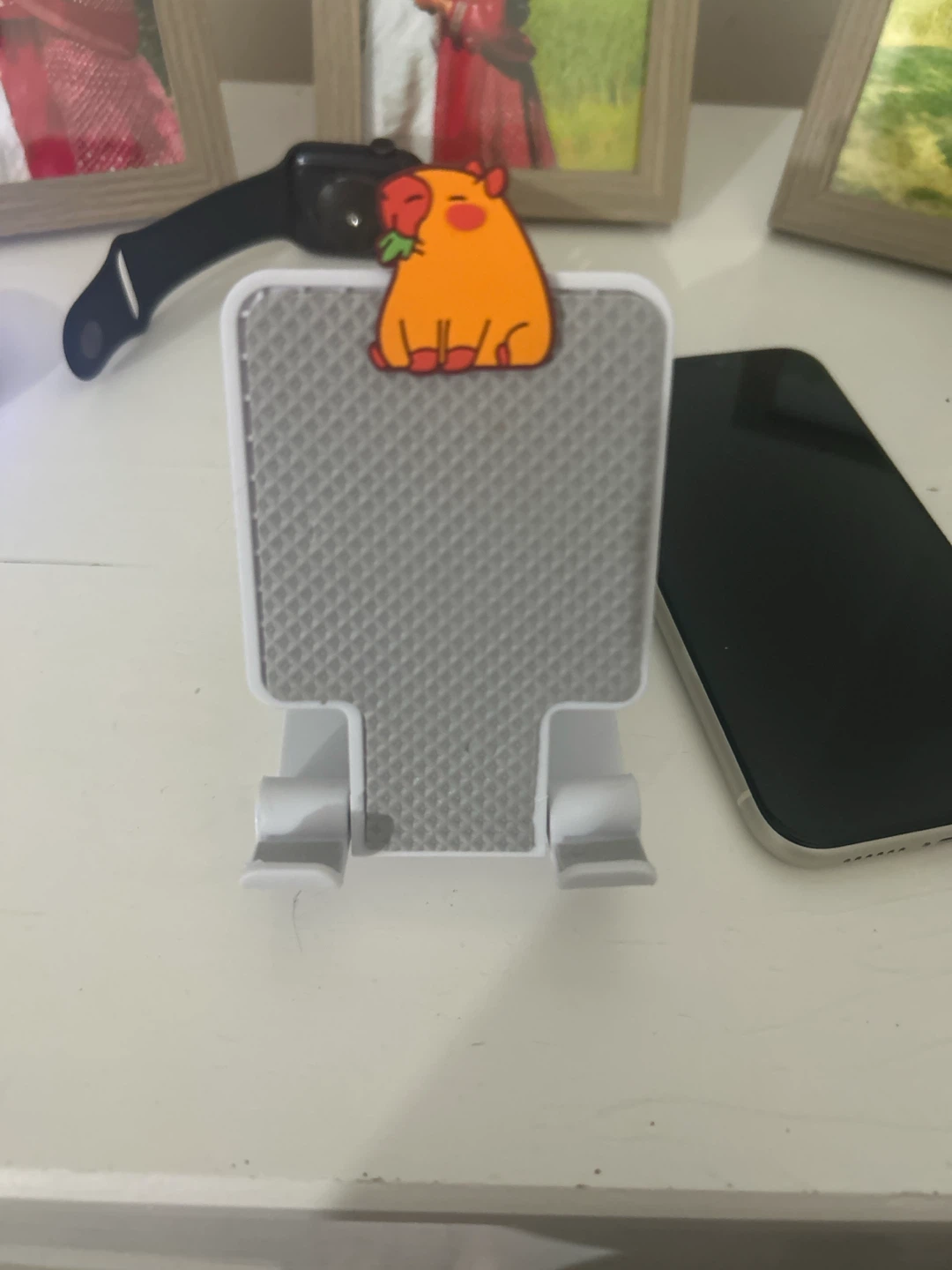 Capybara phone stand - photo 2