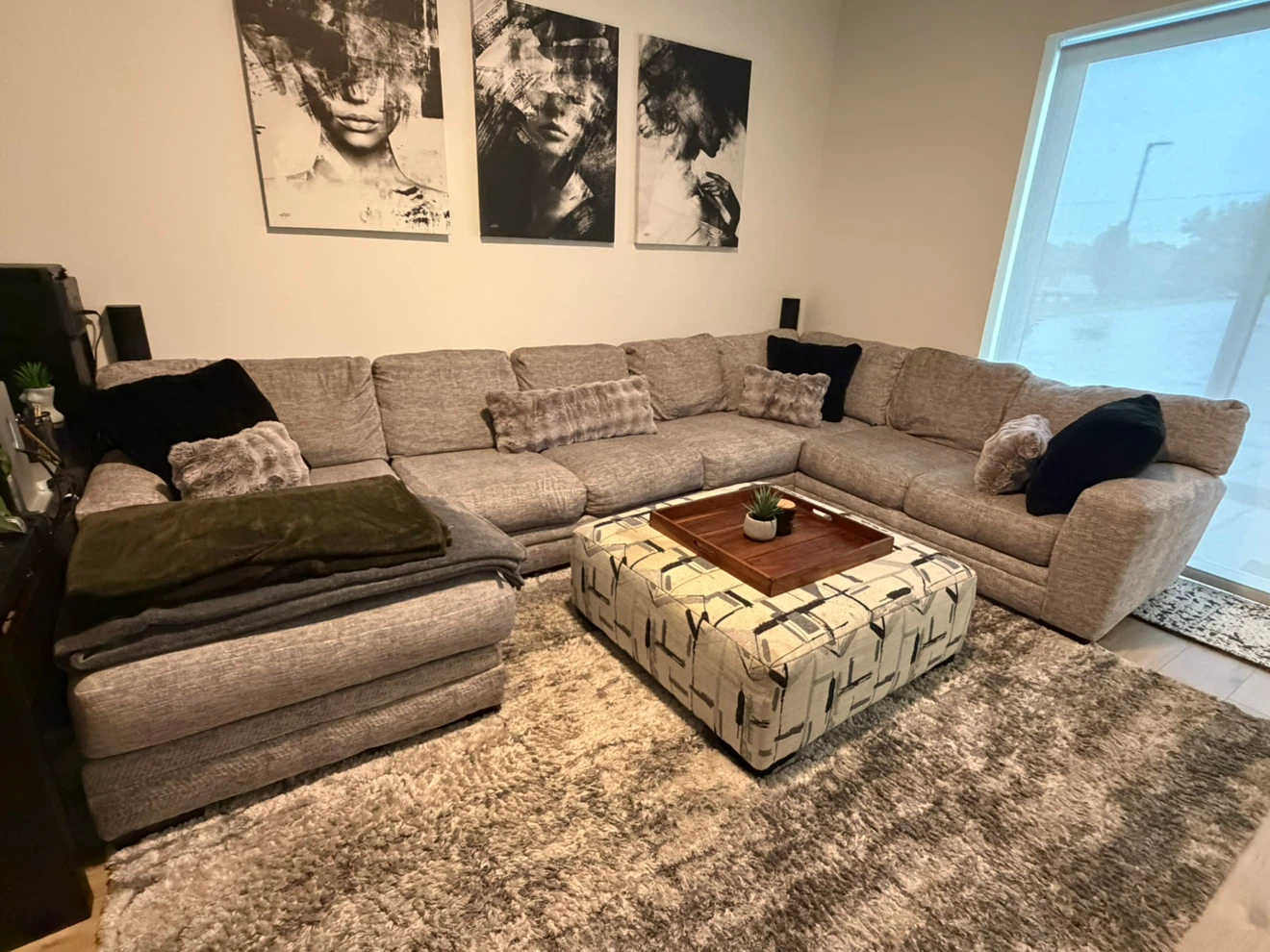 L shaped sectional with chaise