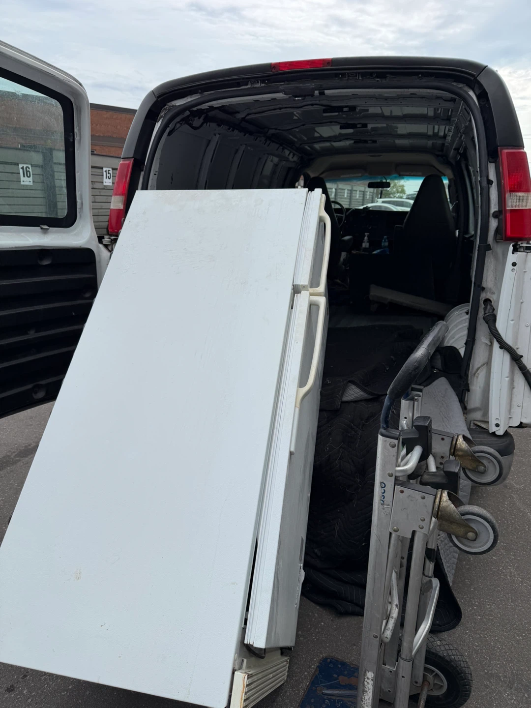 Fridge / oven / sofa / mattress delivery