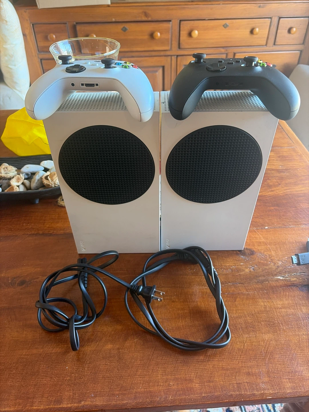 Two Xbox series s