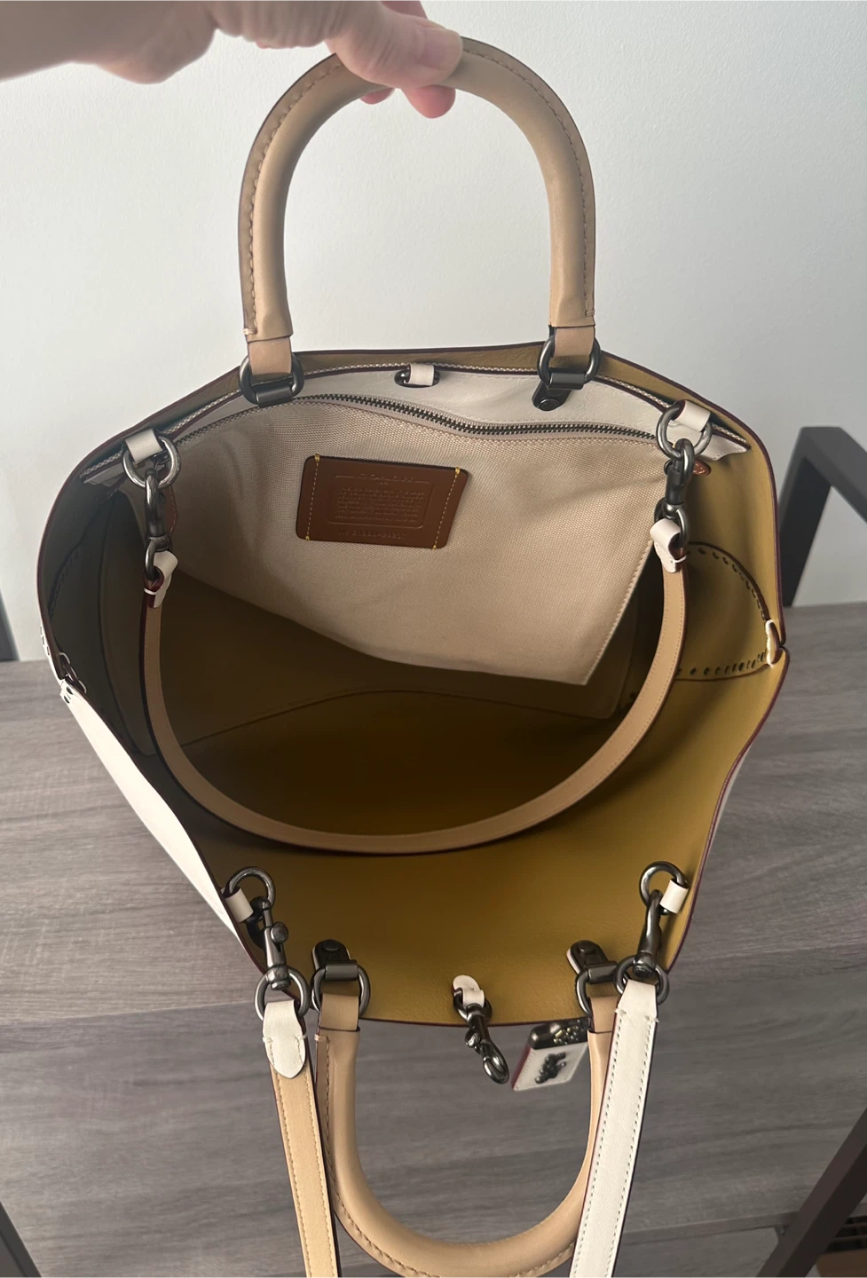 COACH BOUTIQUE - photo 4