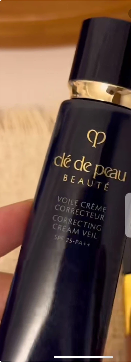 Clé de Peau Beauté Correcting Cream Veil