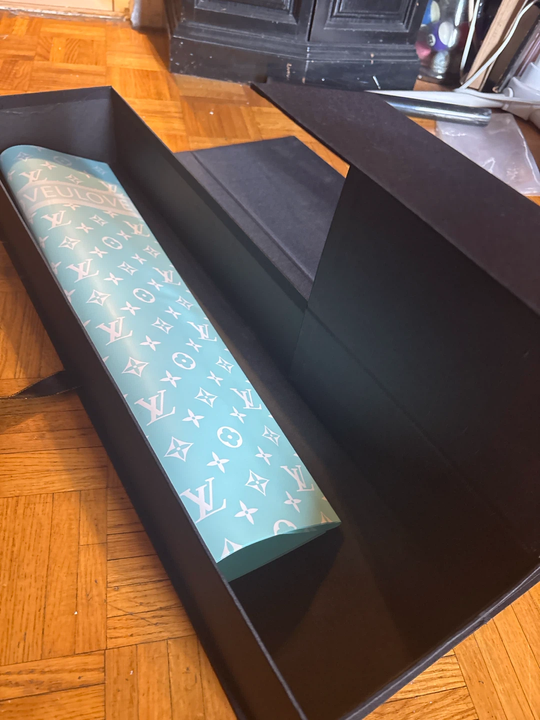 Louis Vuitton branded gift box and wrapping paper - photo 4