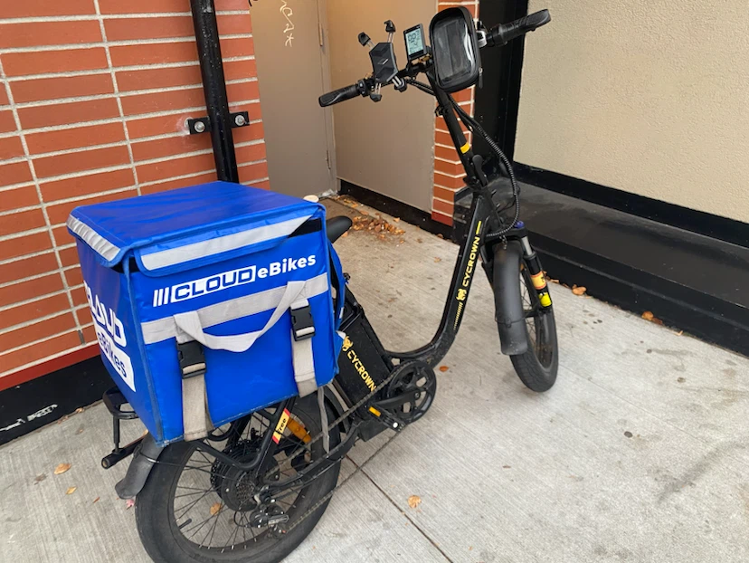 Cycrown Electric Bike with Delivery Box  48v 20ah - photo 2