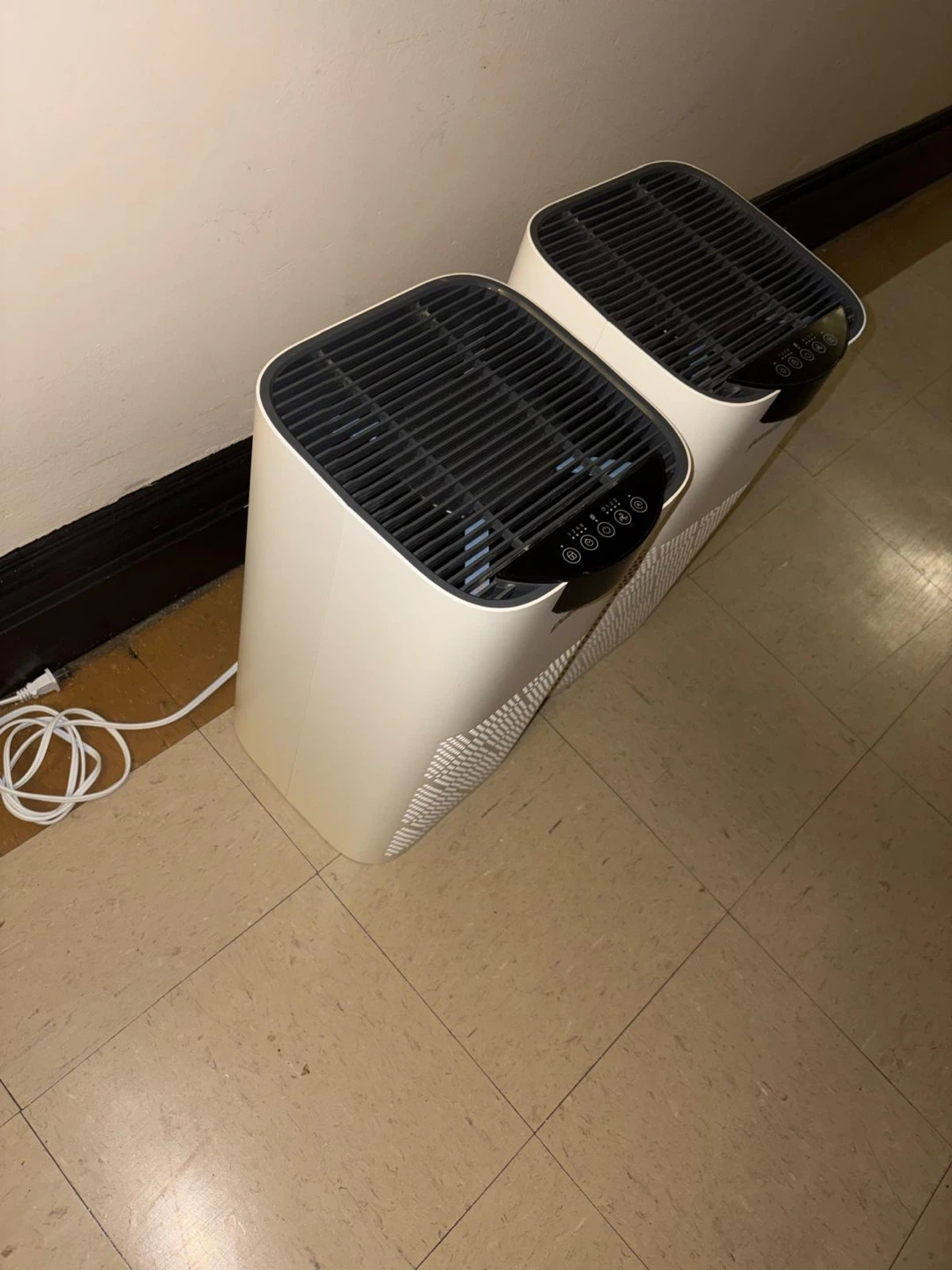 2 Ganiza Air Purifiers - photo 2