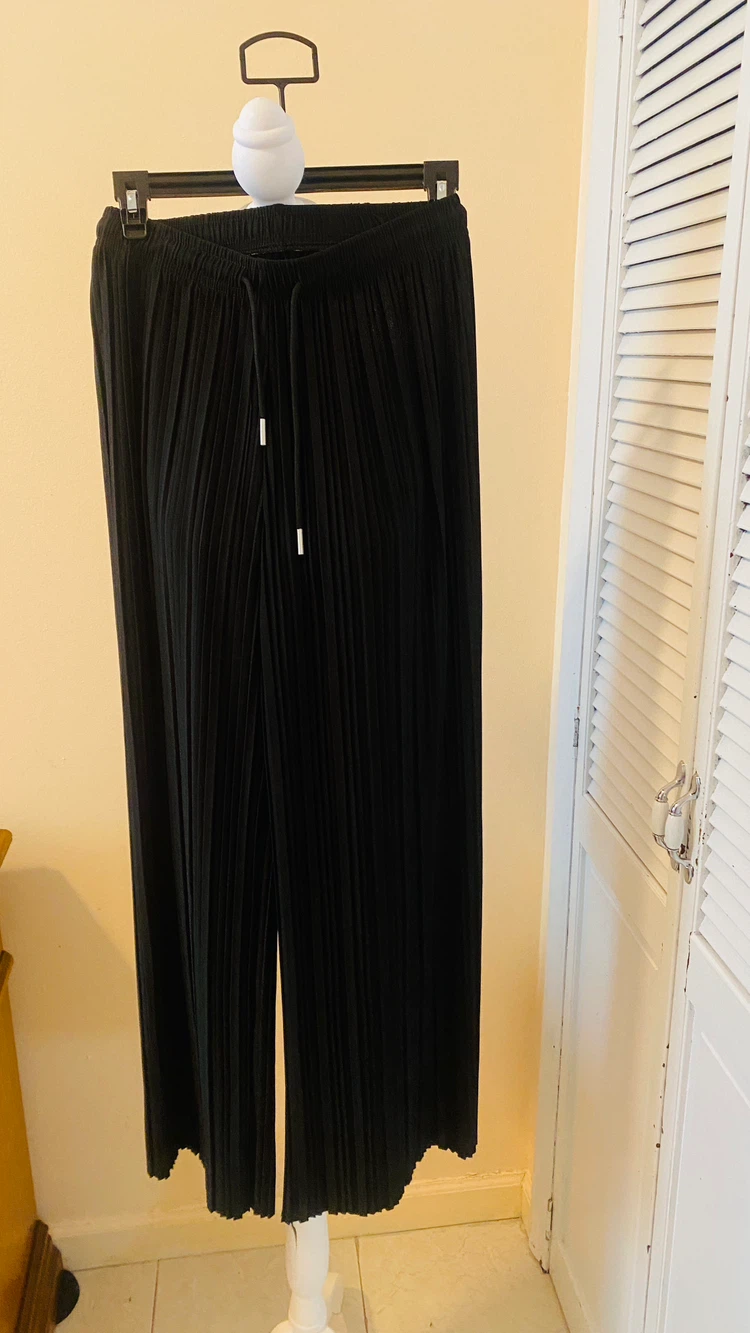 Black pleated pull on wide leg pants - photo 3