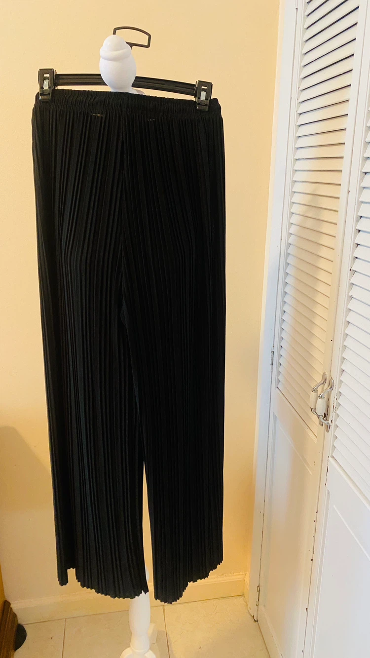 Black pleated pull on wide leg pants - photo 4