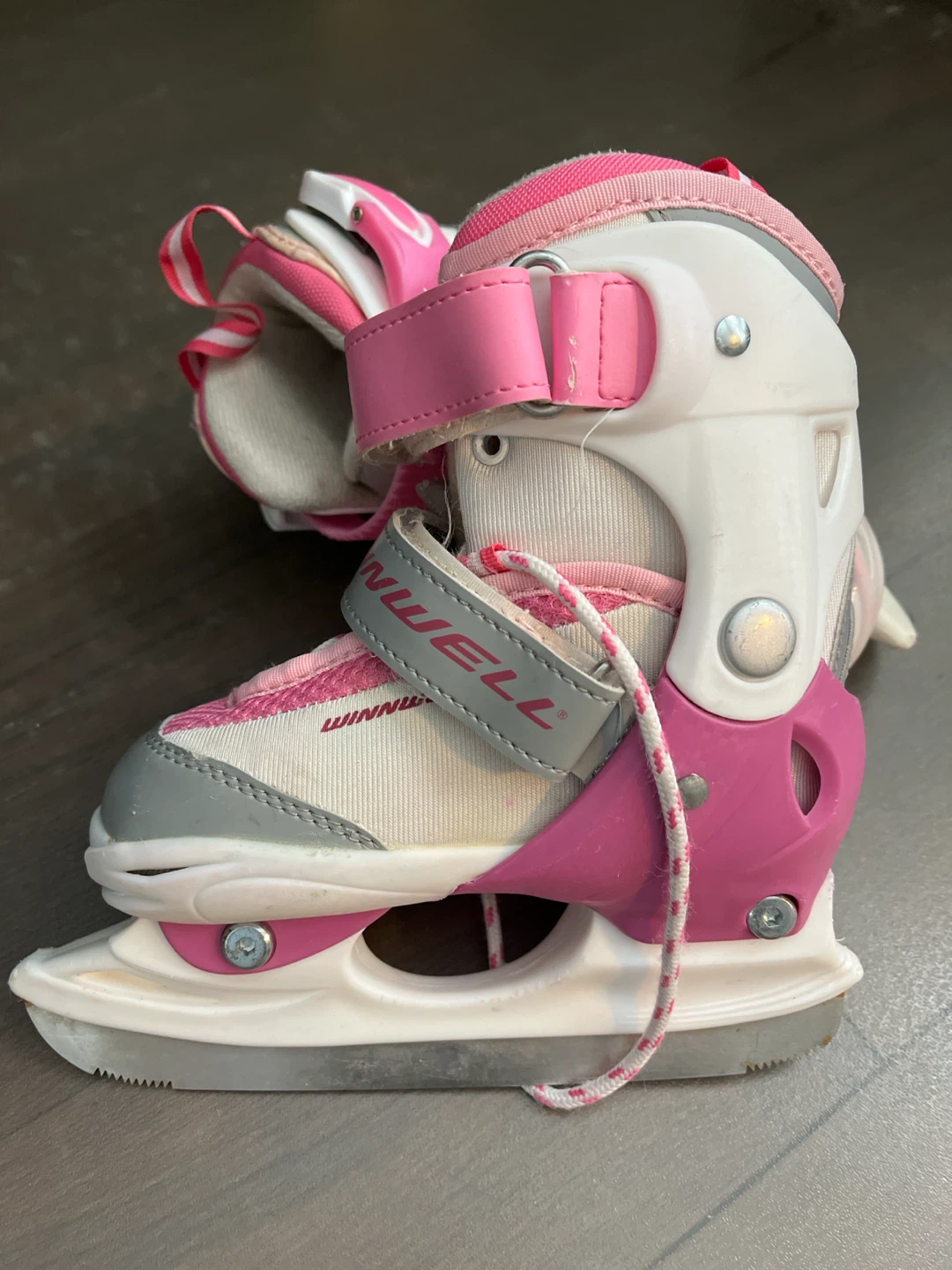Winnwell youth ice skates size 8-11y