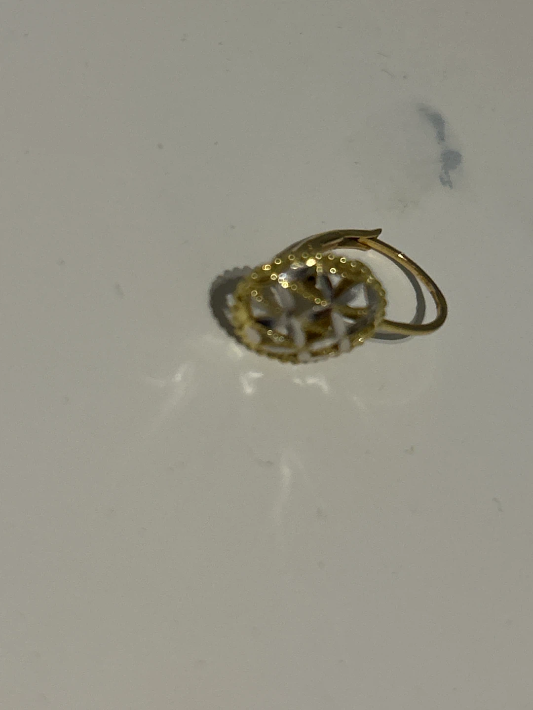 Single gold flower earring- 18k