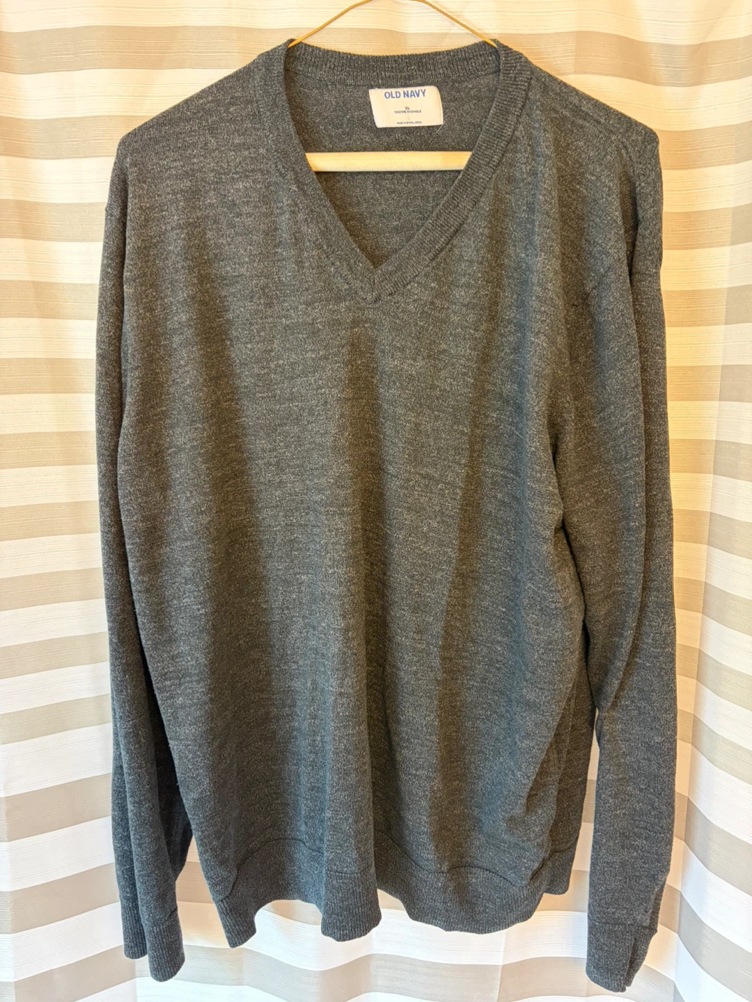 Old Navy Gray V-Neck Sweater