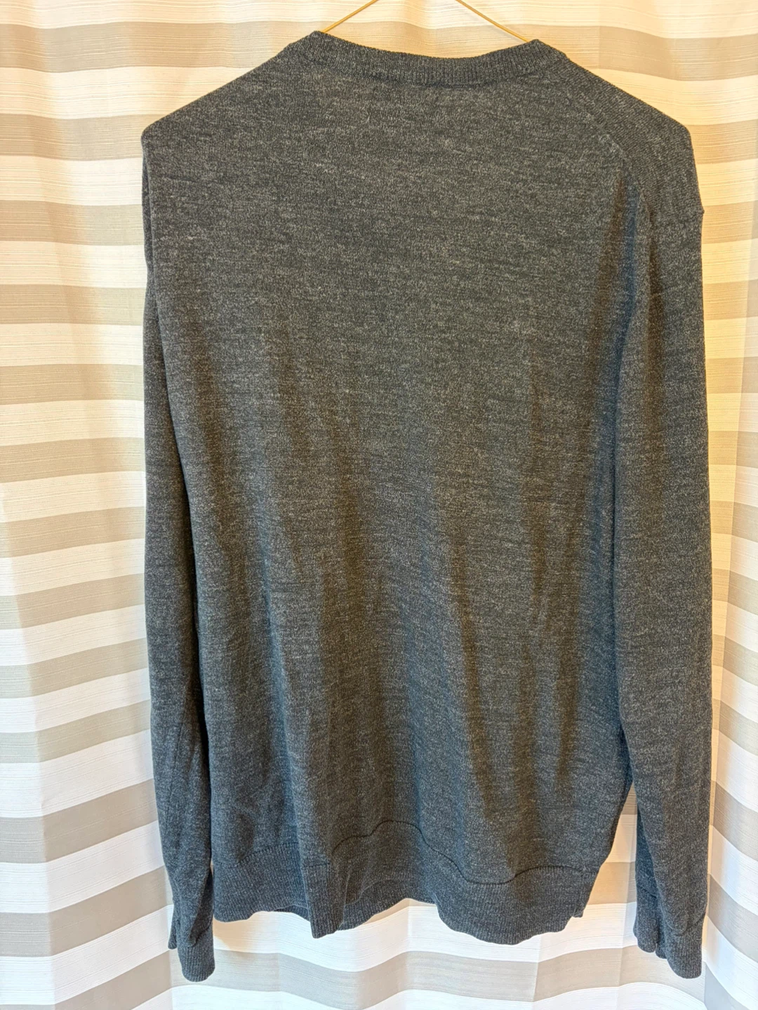 Old Navy Gray V-Neck Sweater - photo 2