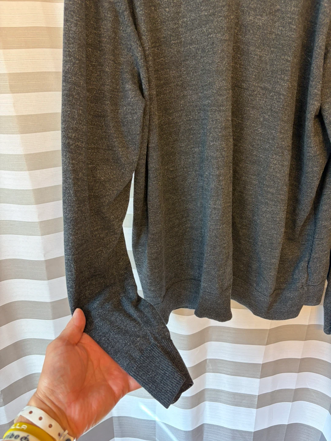 Old Navy Gray V-Neck Sweater - photo 4