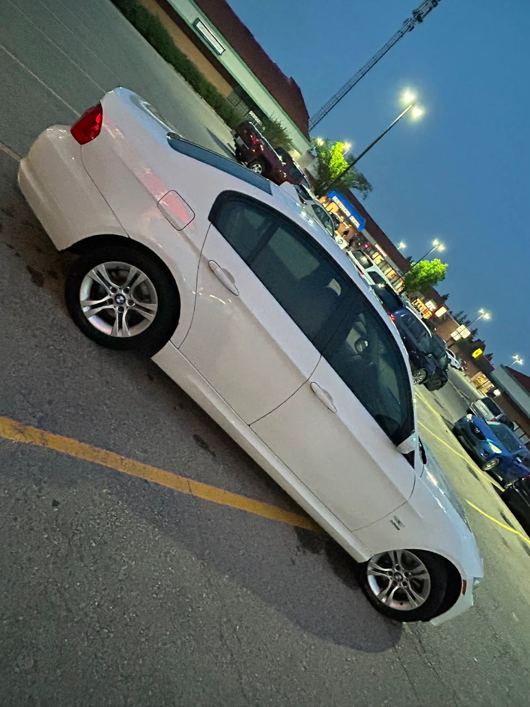 White BMW 328i Sedan - photo 5