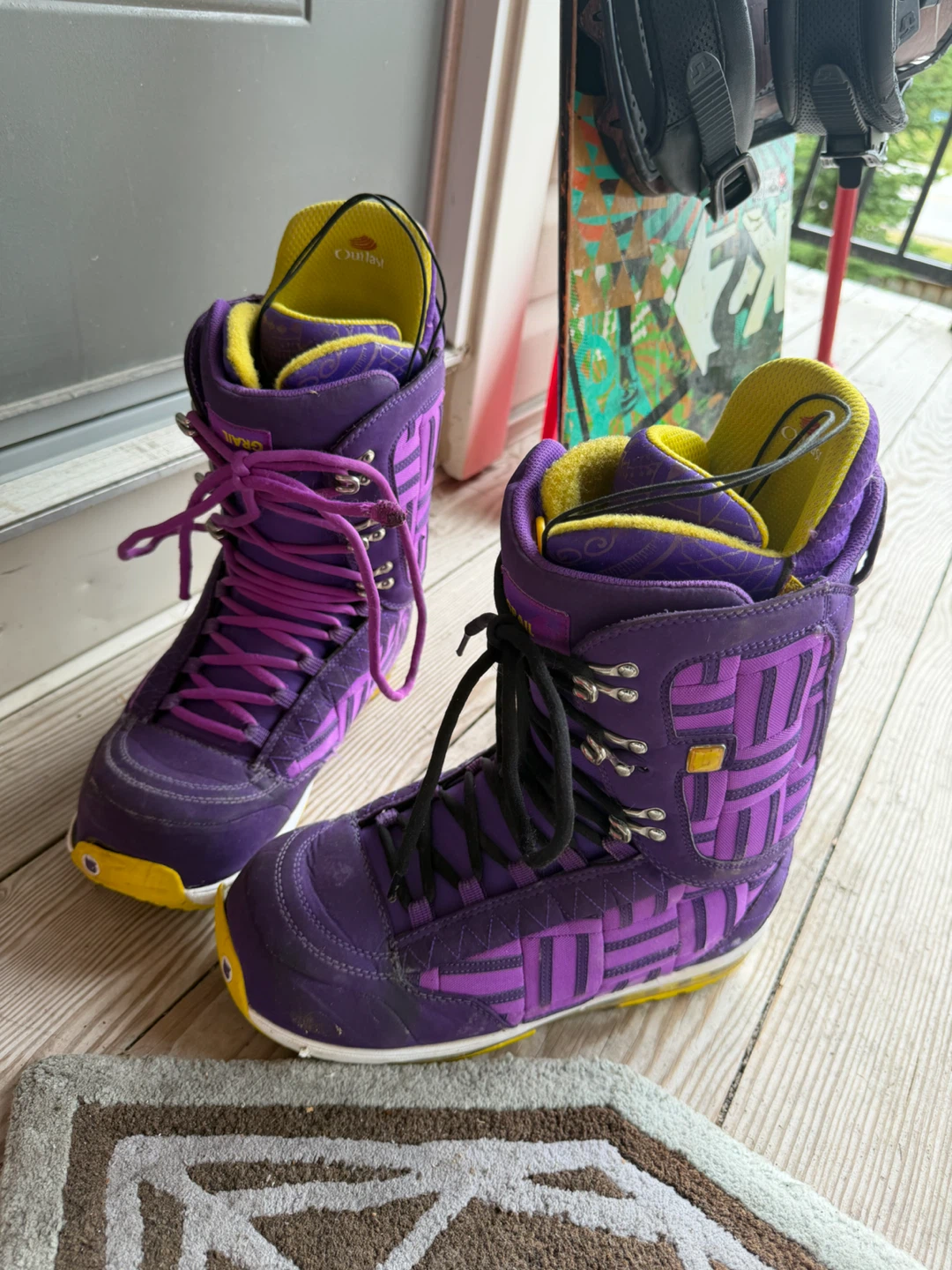 K2 Snowboard with Burton grail boots - photo 2