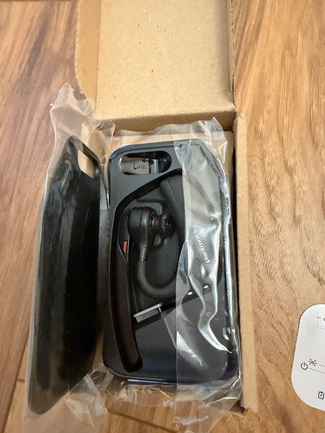 Brand New! Plantronics Voyager 5200 UC Bluetooth Headset - photo 3