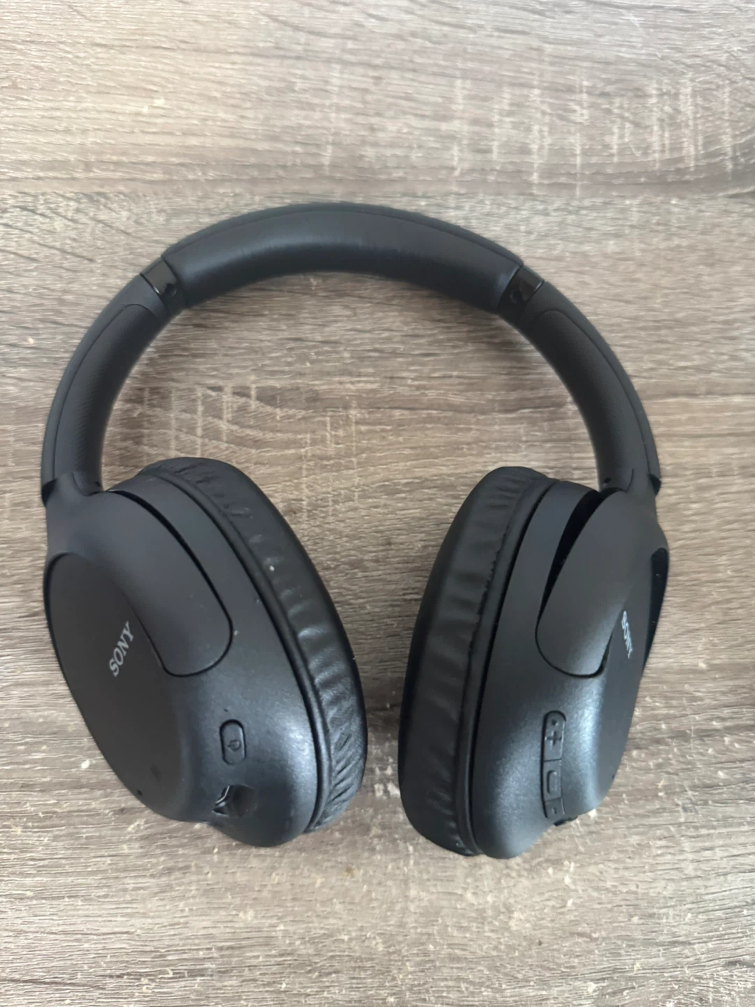 2 headphones for sale $35 for blue $40 for black - photo 3