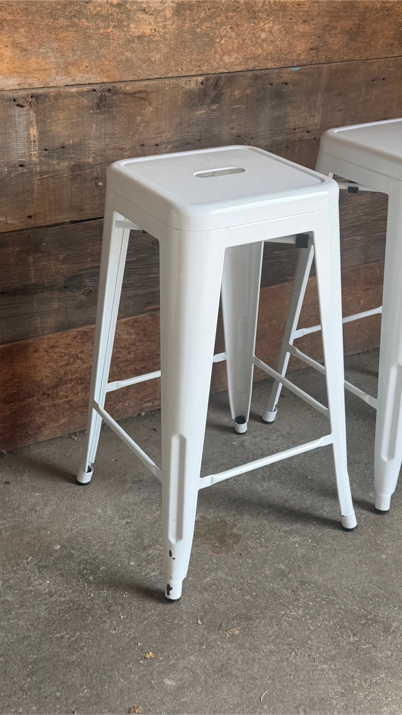 White Metal Bar Stools - photo 3