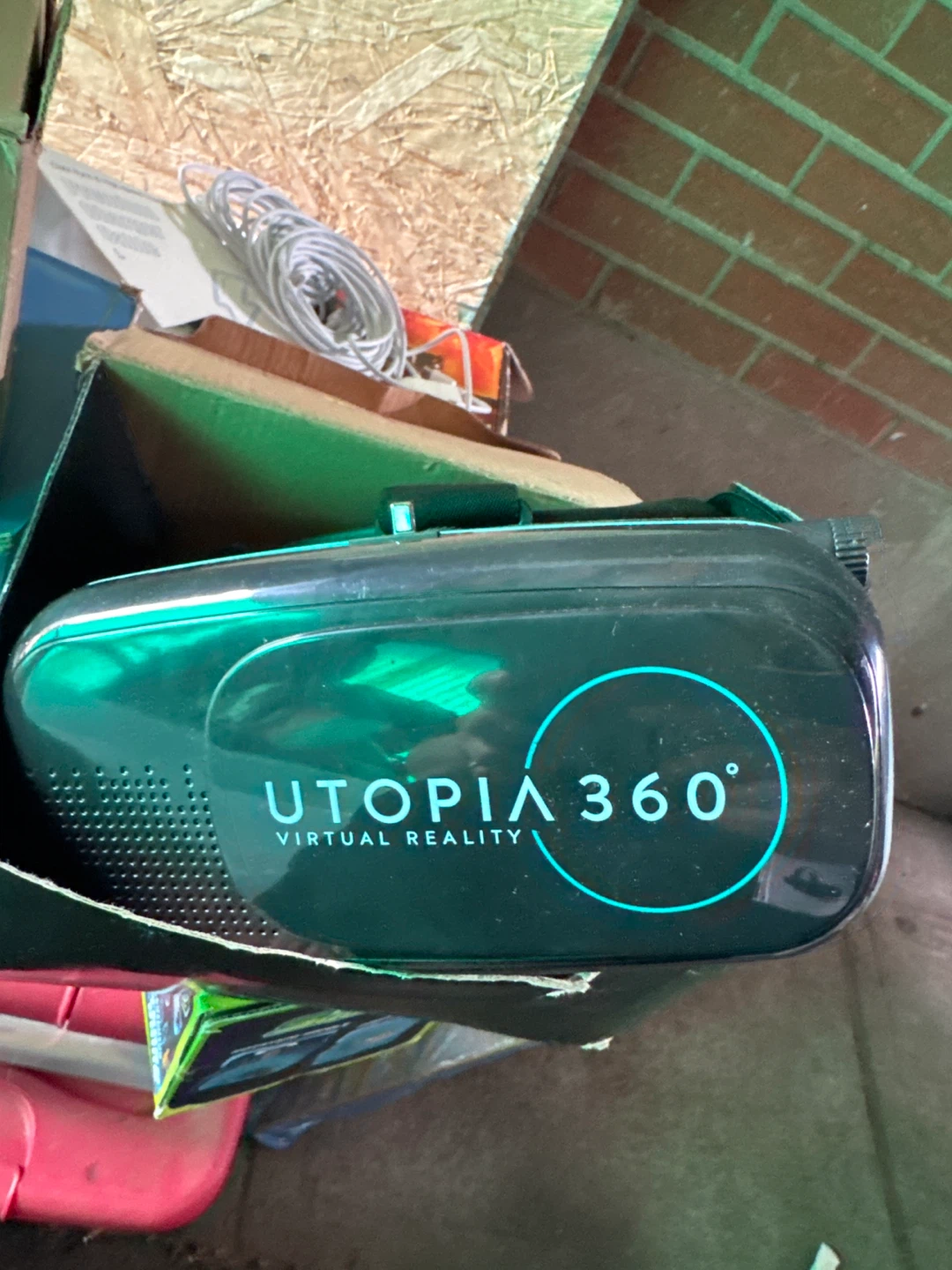 Utopia 360 Virtual Reality Headset