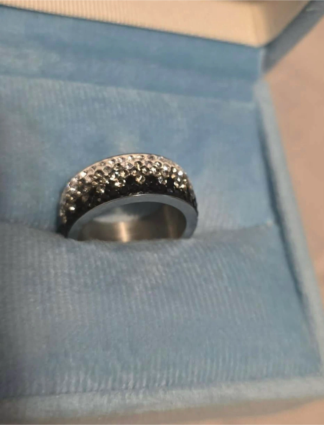 Fifth avenue  Crystal Ring size 8
