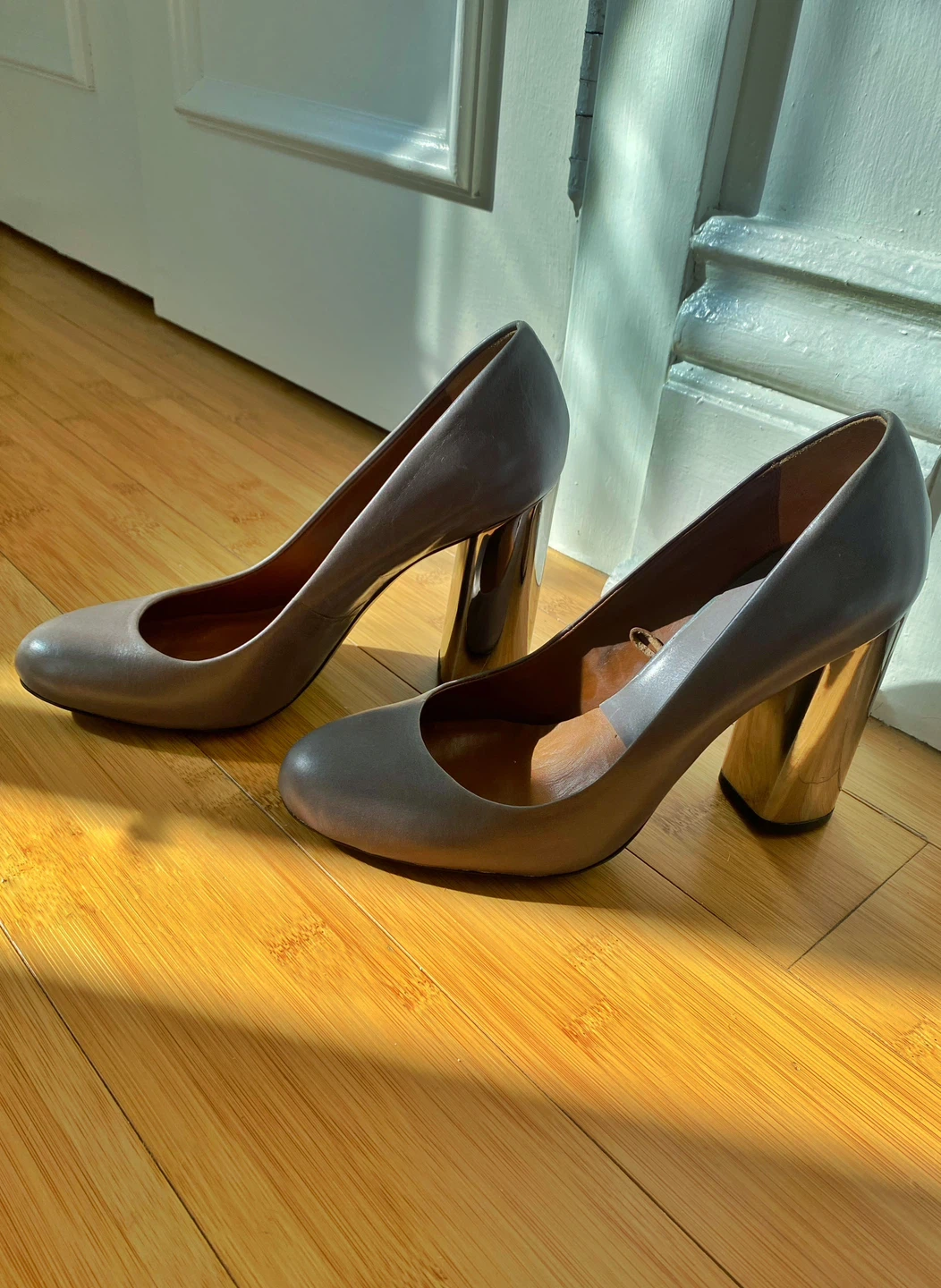 Classic Zara France grey /metallic silver ALL LEATHER heels - photo 2