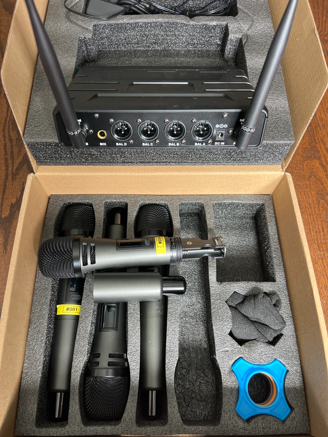 TONOR Wireless Microphone System with 4 Mics - photo 2