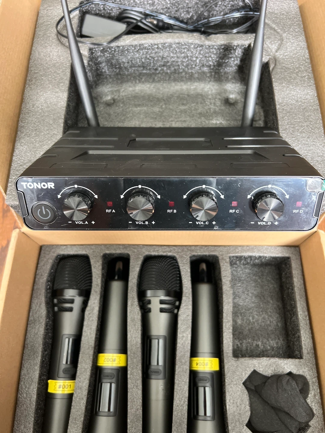 TONOR Wireless Microphone System with 4 Mics - photo 3