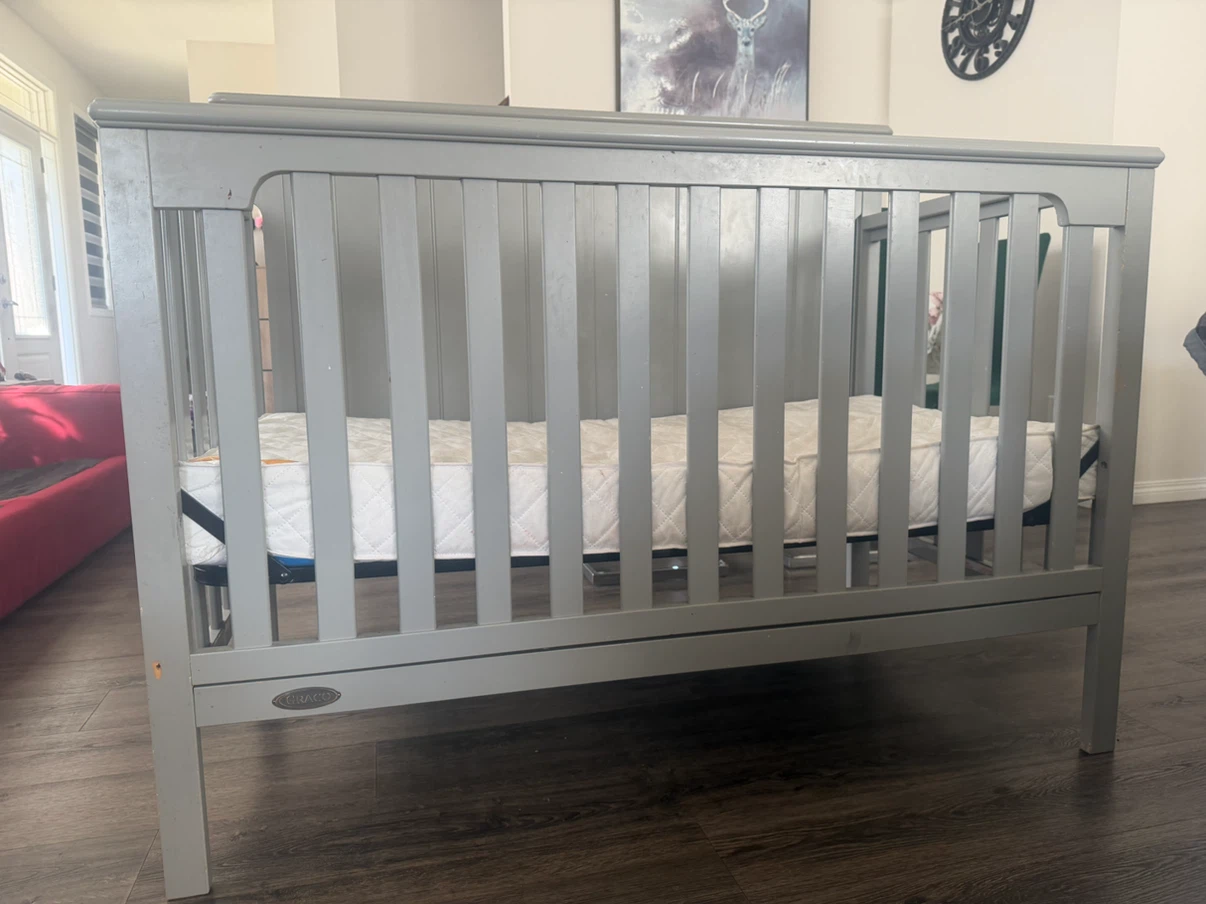 Graco Grey Crib - photo 2