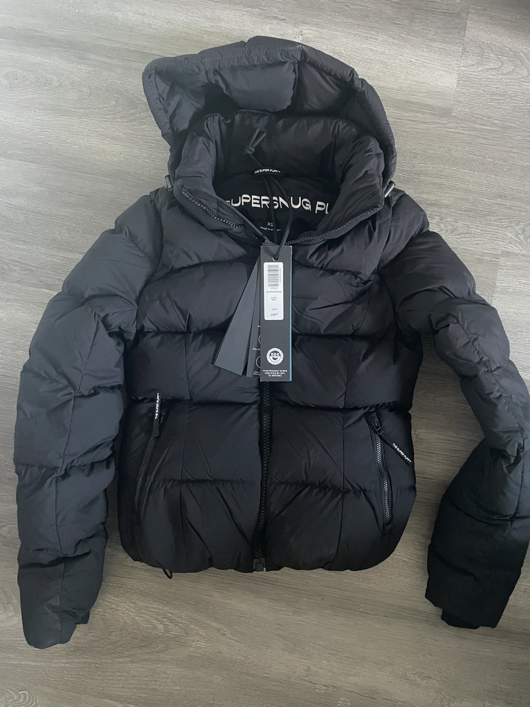 Aritzia The Super Puff Supersnug Jacket - Black