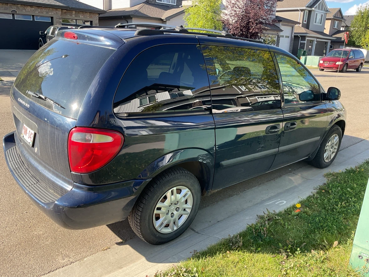 Dodge Caravan Blue Minivan - photo 2