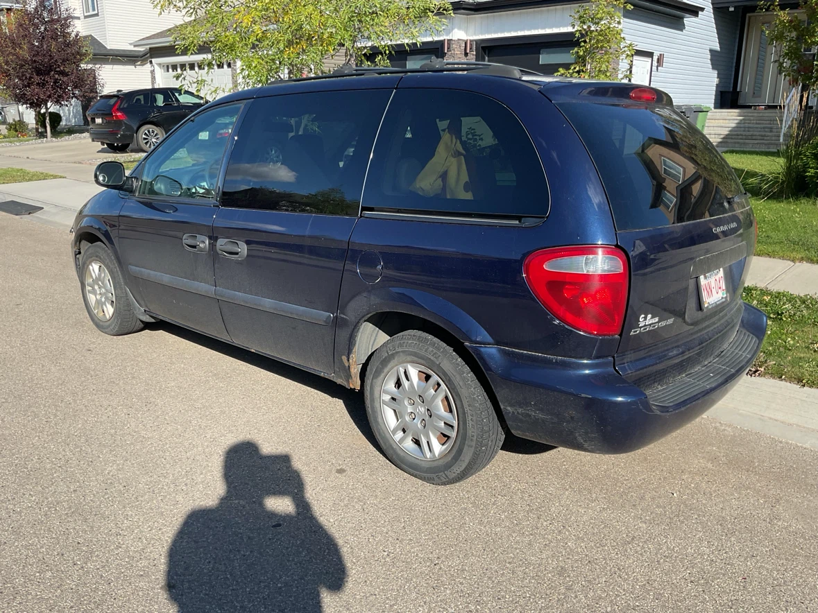 Dodge Caravan Blue Minivan - photo 4
