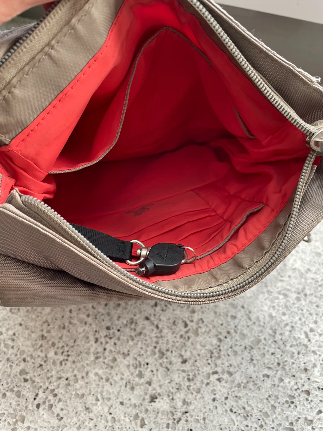Travelon Anti-Theft Crossbody Bag - photo 5