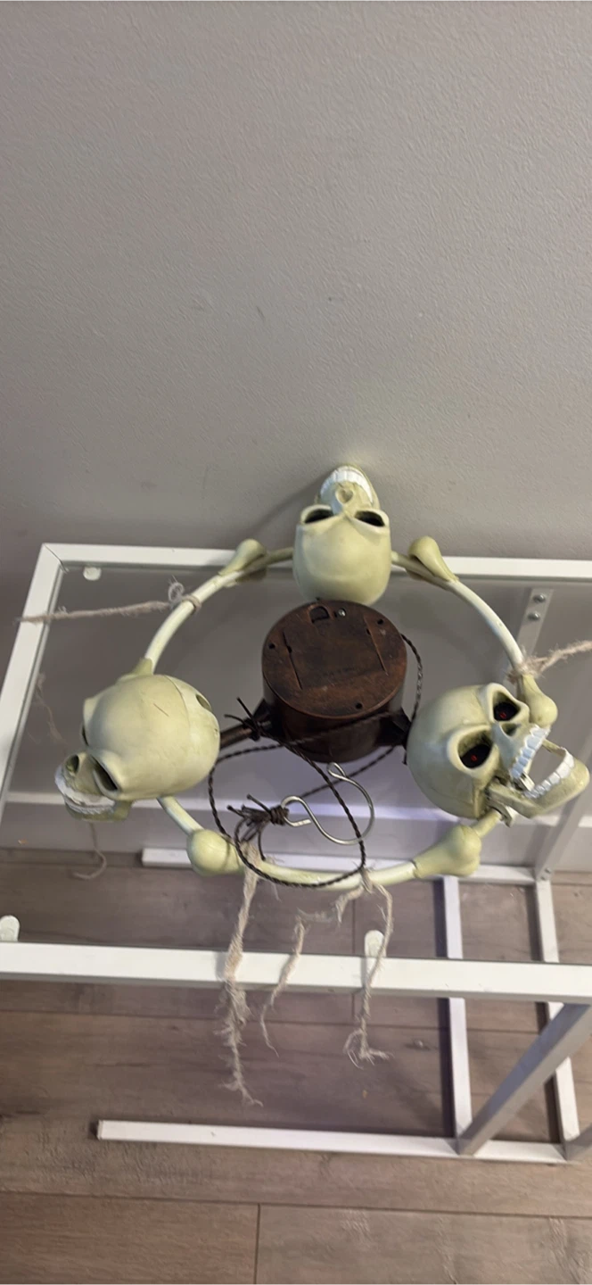 Haunted Skull Chandelier Halloween Decoration - photo 4