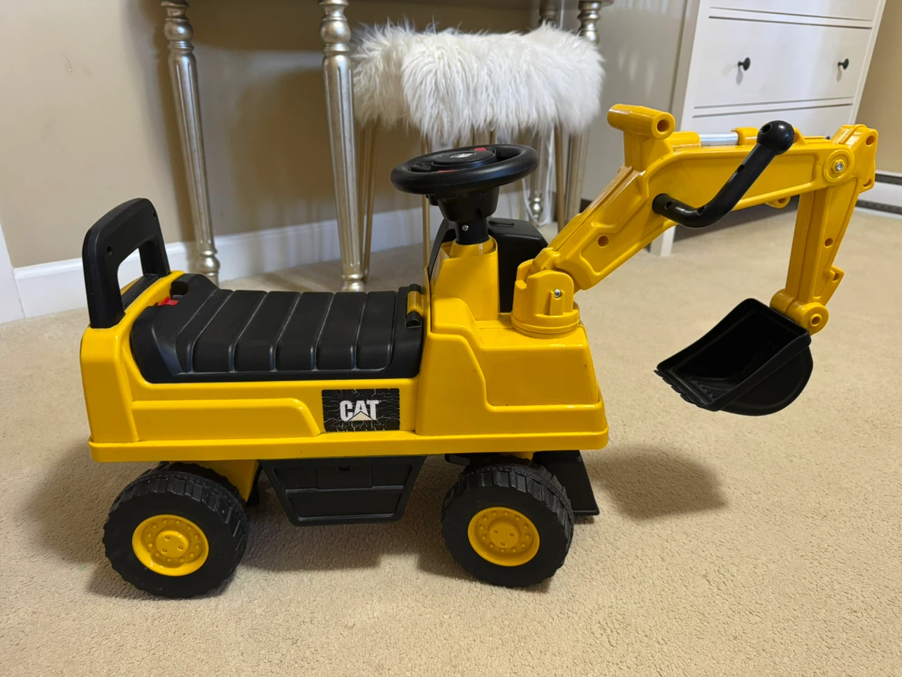 CAT Construction Ride-On Digger Toy - photo 2