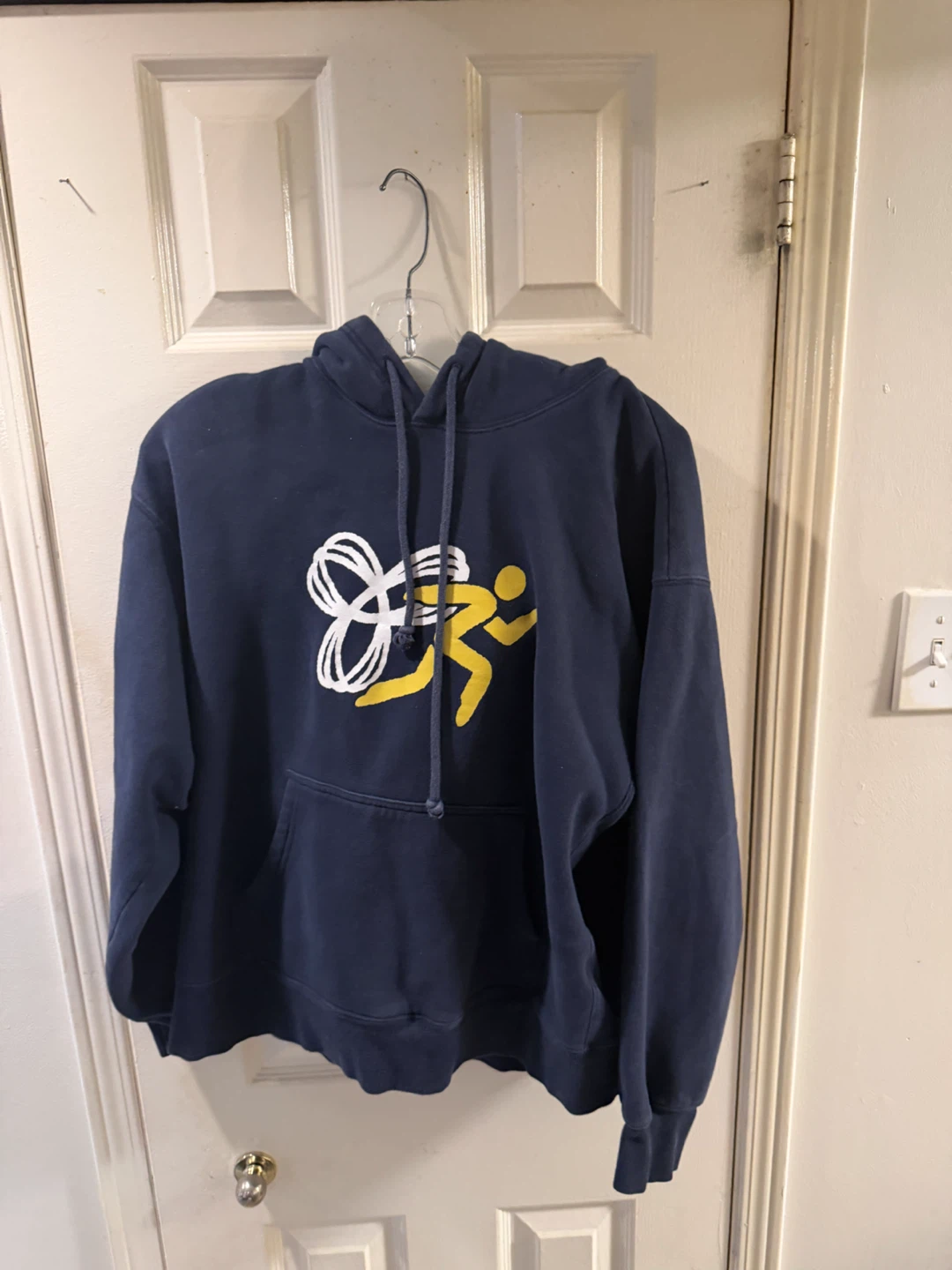 Assorted Assortment of 4 Sweaters and Hoodies - photo 3