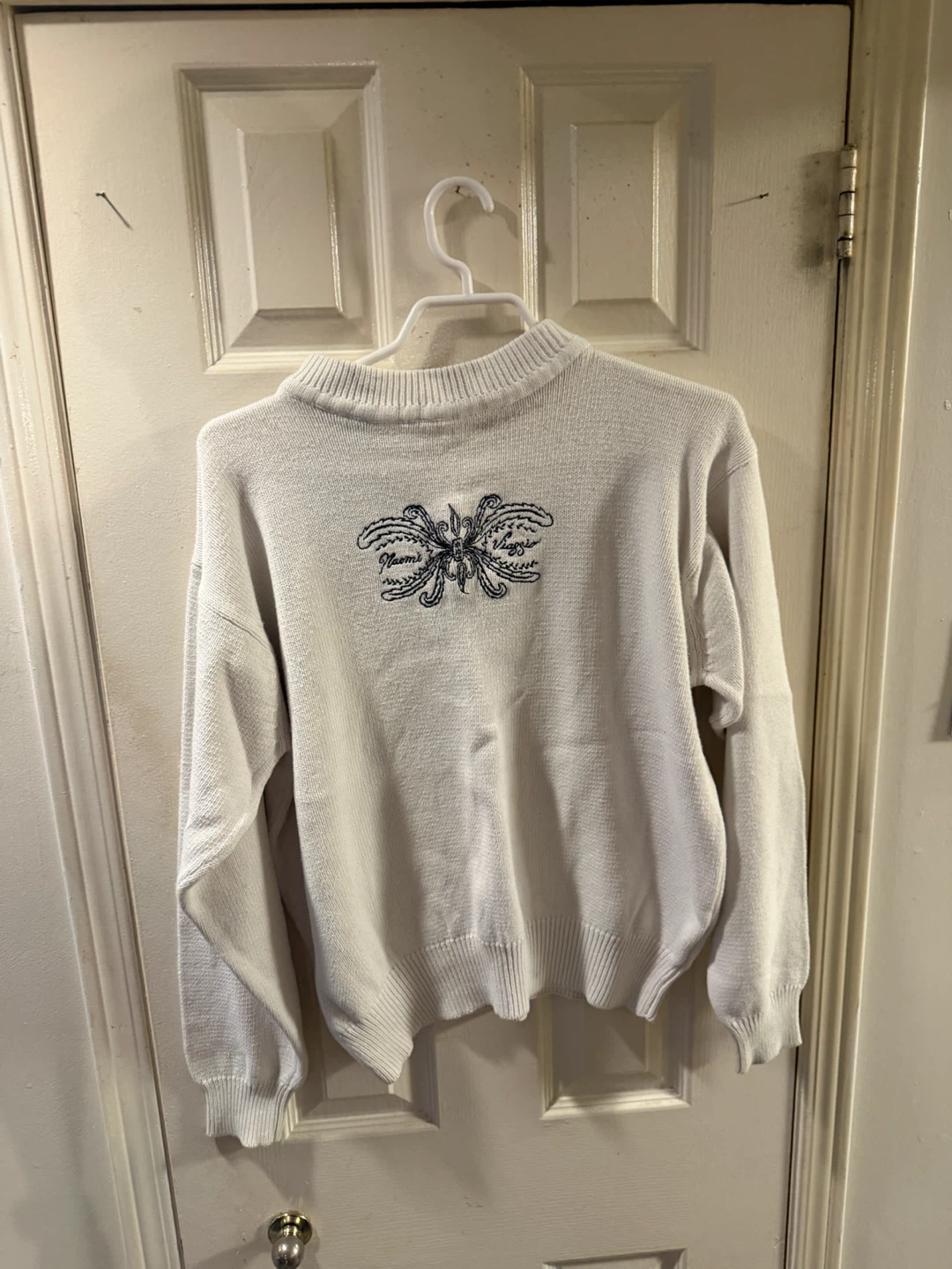 Assorted Assortment of 4 Sweaters and Hoodies - photo 5