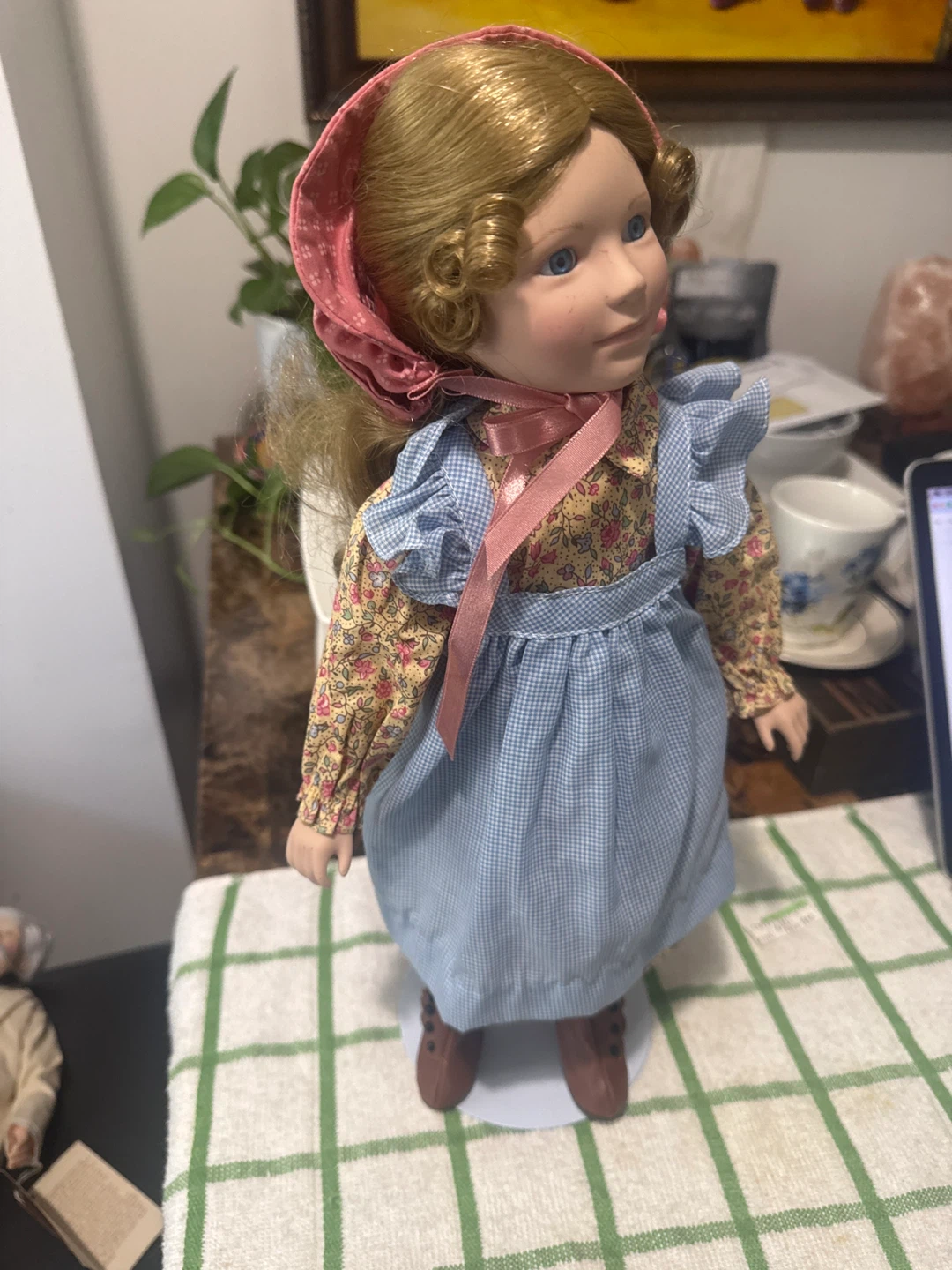 Mary Ingalls Collectible Porcelain Doll - photo 2