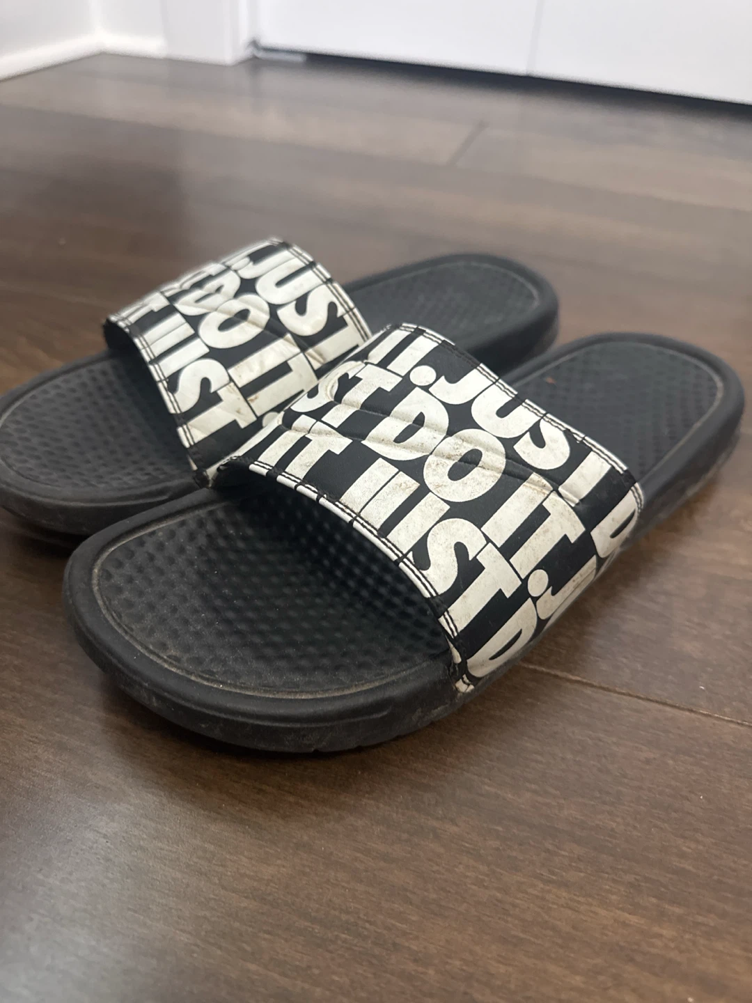 Nike Slides - Black and White